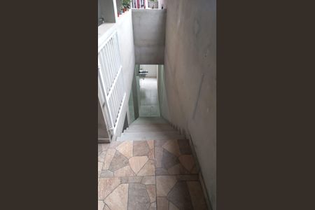 Casa para alugar com 50m², 1 quarto e sem vaga Casa para alugar com 50m², 1 quarto e sem vagaEscada