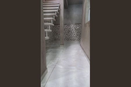 Casa para alugar com 50m², 1 quarto e sem vaga Casa para alugar com 50m², 1 quarto e sem vagaEscada