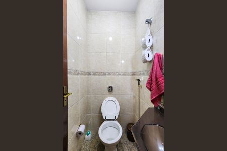 Apartamento à venda com 240m², 4 quartos e 1 vaga Apartamento à venda com 240m², 4 quartos e 1 vagaBanheiro Social