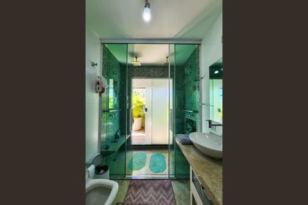 Apartamento à venda com 240m², 4 quartos e 1 vaga Apartamento à venda com 240m², 4 quartos e 1 vagaBanheiro da Suíte