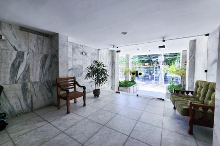 Apartamento à venda com 240m², 4 quartos e 1 vaga Apartamento à venda com 240m², 4 quartos e 1 vagaÁrea Comum