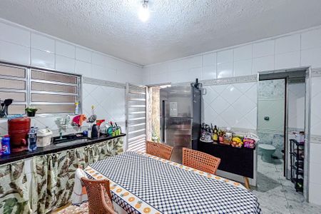 Casa à venda com 160m², 2 quartos e 2 vagasCozinha