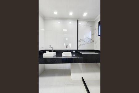 Casa à venda com 375m², 3 quartos e 3 vagasBanheiro da Suíte 3