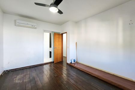 Casa à venda com 375m², 3 quartos e 3 vagasSuíte 2