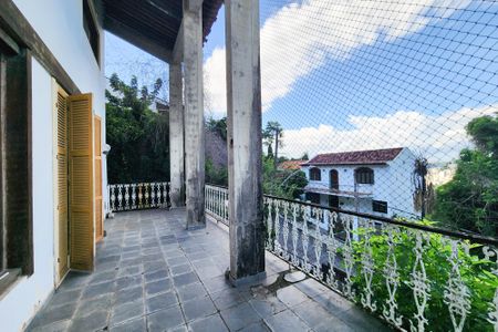 Casa à venda com 375m², 3 quartos e 3 vagasVaranda 