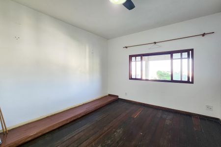Casa à venda com 375m², 3 quartos e 3 vagasSuíte 2