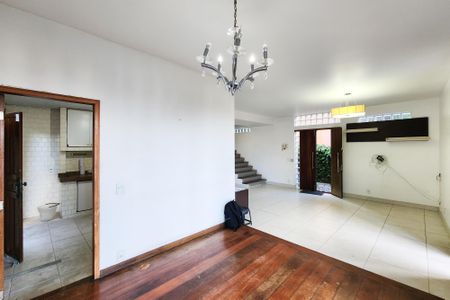 Casa à venda com 375m², 3 quartos e 3 vagasSala de Jantar 