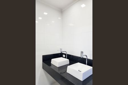 Casa à venda com 375m², 3 quartos e 3 vagasBanheiro da Suíte 3