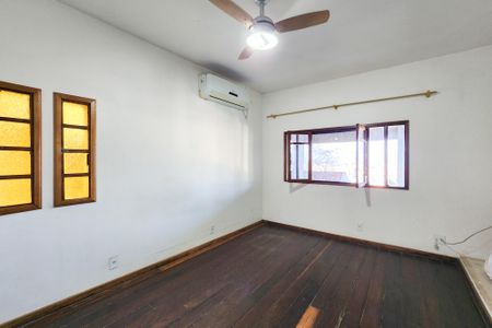 Casa à venda com 375m², 3 quartos e 3 vagasSuíte 3