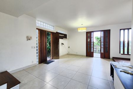 Sala  de casa à venda com 3 quartos, 375m² em Grajaú, Rio de Janeiro