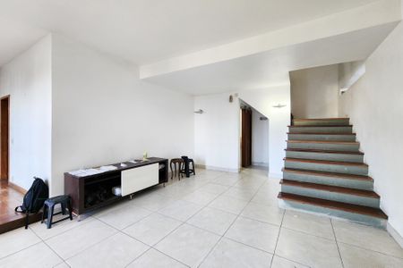 Casa à venda com 375m², 3 quartos e 3 vagasSala 