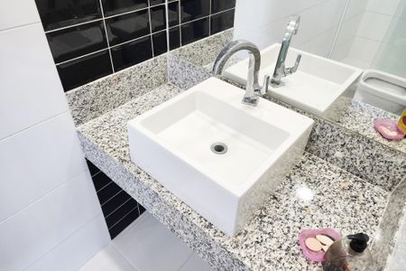 Casa à venda com 375m², 3 quartos e 3 vagasBanheiro da Suíte 2