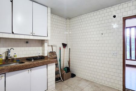 Casa à venda com 375m², 3 quartos e 3 vagasCozinha 