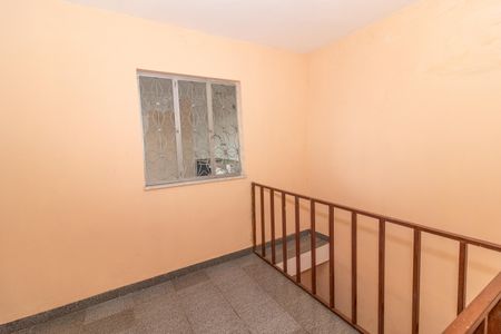 Casa para alugar com 144m², 2 quartos e 1 vaga Casa para alugar com 144m², 2 quartos e 1 vagaHall da Escada 2