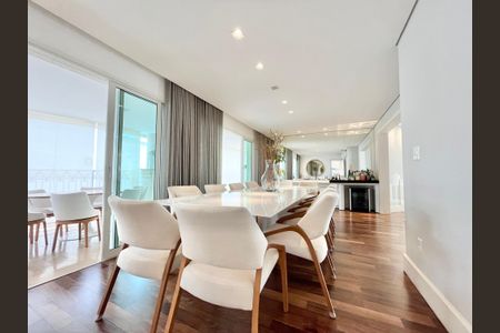 Apartamento para alugar com 320m², 3 quartos e 6 vagas Apartamento para alugar com 320m², 3 quartos e 6 vagasSala de Jantar