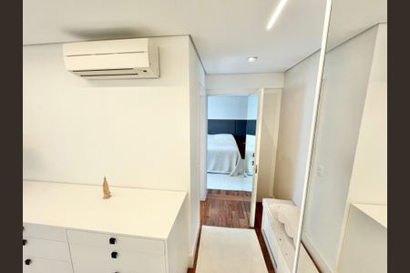 Apartamento para alugar com 320m², 3 quartos e 6 vagas Apartamento para alugar com 320m², 3 quartos e 6 vagasCloset da suíte 3