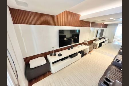 Apartamento para alugar com 320m², 3 quartos e 6 vagas Apartamento para alugar com 320m², 3 quartos e 6 vagasSala de TV