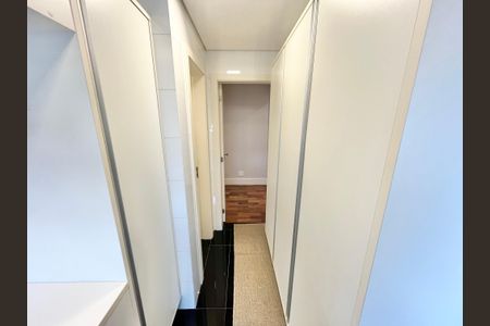 Apartamento para alugar com 320m², 3 quartos e 6 vagas Apartamento para alugar com 320m², 3 quartos e 6 vagasÁrea de Serviço / Corredor