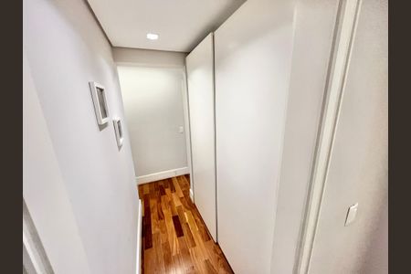 Apartamento para alugar com 320m², 3 quartos e 6 vagas Apartamento para alugar com 320m², 3 quartos e 6 vagasCorredor / àrea de serviço - Quartos