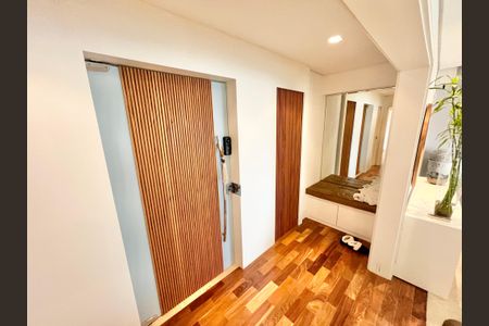 Apartamento para alugar com 320m², 3 quartos e 6 vagas Apartamento para alugar com 320m², 3 quartos e 6 vagasEntrada