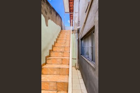 Casa à venda com 360m², 4 quartos e 1 vagaEscada