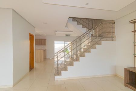 Casa para alugar com 224m², 3 quartos e 2 vagasSala