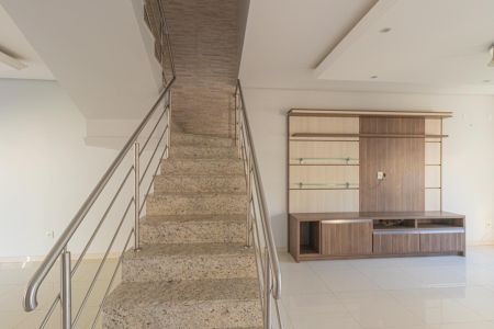 Casa para alugar com 224m², 3 quartos e 2 vagasSala