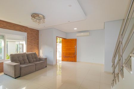 Casa para alugar com 224m², 3 quartos e 2 vagasSala