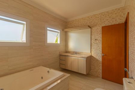 Casa para alugar com 224m², 3 quartos e 2 vagasBanheiro da Suíte