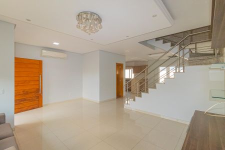 Casa para alugar com 224m², 3 quartos e 2 vagasSala