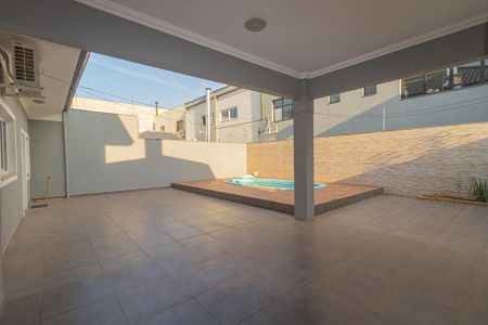 Casa para alugar com 224m², 3 quartos e 2 vagasÁrea externa/Fundos