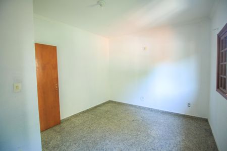Casa para alugar com 300m², 4 quartos e 4 vagas