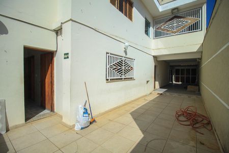 Casa para alugar com 300m², 4 quartos e 4 vagas
