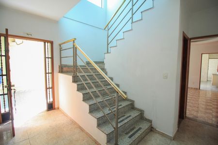 Casa para alugar com 300m², 4 quartos e 4 vagas