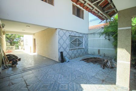 Casa para alugar com 300m², 4 quartos e 4 vagas