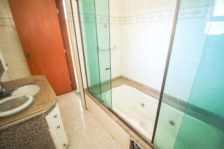 Casa para alugar com 300m², 4 quartos e 4 vagas