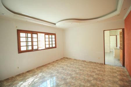 Casa para alugar com 300m², 4 quartos e 4 vagas