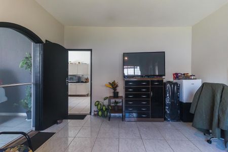 Casa para alugar com 250m², 3 quartos e 3 vagas Casa para alugar com 250m², 3 quartos e 3 vagasSala