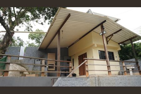 Casa para alugar com 100m², 2 quartos e 5 vagasCasa 2 area externa