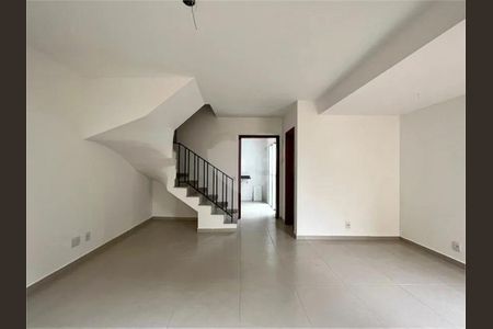 Casa à venda com 2 quartos, 68m² em Vila Polopoli, São Paulo