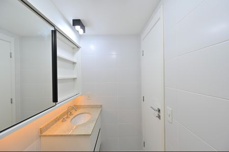 Apartamento à venda com 65m², 2 quartos e 1 vagaBanheiro Social