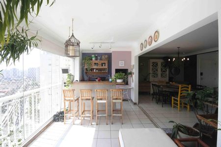 Apartamento à venda com 133m², 3 quartos e 2 vagas Apartamento à venda com 133m², 3 quartos e 2 vagasVaranda