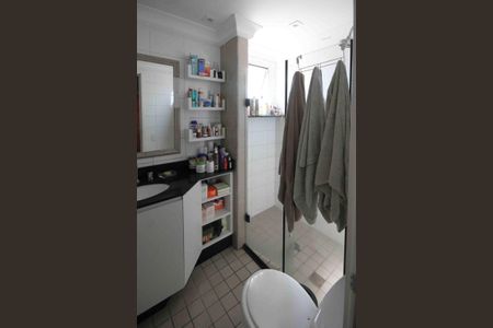 Apartamento à venda com 133m², 3 quartos e 2 vagas Apartamento à venda com 133m², 3 quartos e 2 vagasBanheiro da Suite