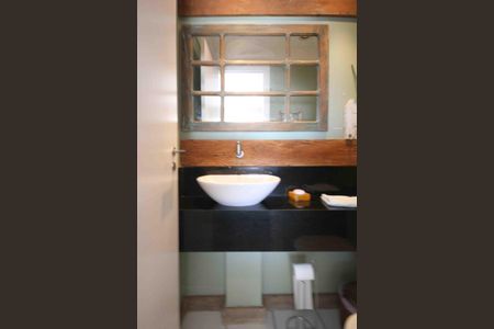 Apartamento à venda com 133m², 3 quartos e 2 vagas Apartamento à venda com 133m², 3 quartos e 2 vagasLavabo