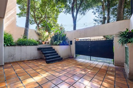 Casa para alugar com 300m², 3 quartos e 3 vagas Casa para alugar com 300m², 3 quartos e 3 vagasGaragem