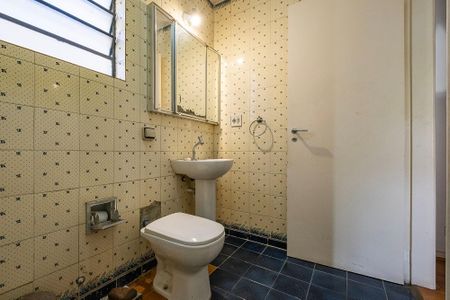 Casa para alugar com 300m², 3 quartos e 3 vagas Casa para alugar com 300m², 3 quartos e 3 vagasBanheiro