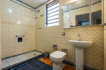 Casa para alugar com 300m², 3 quartos e 3 vagas Casa para alugar com 300m², 3 quartos e 3 vagasBanheiro