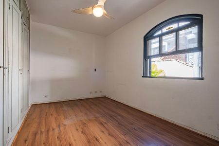 Casa para alugar com 300m², 3 quartos e 3 vagas Casa para alugar com 300m², 3 quartos e 3 vagasSuíte