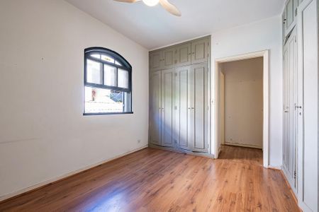 Casa para alugar com 300m², 3 quartos e 3 vagas Casa para alugar com 300m², 3 quartos e 3 vagasSuíte