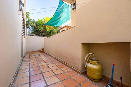 Casa para alugar com 300m², 3 quartos e 3 vagas Casa para alugar com 300m², 3 quartos e 3 vagasQuintal